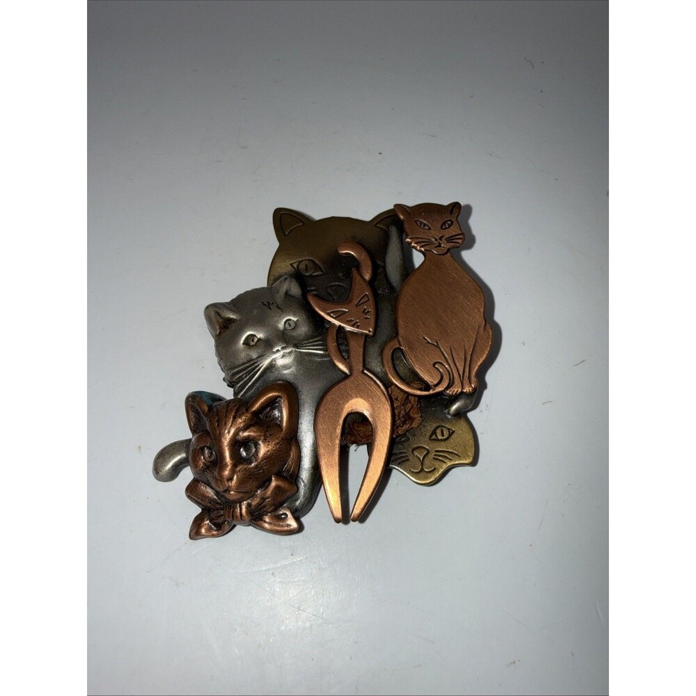 Vintage Mixed Metal Cat Brooch (127 -1849)